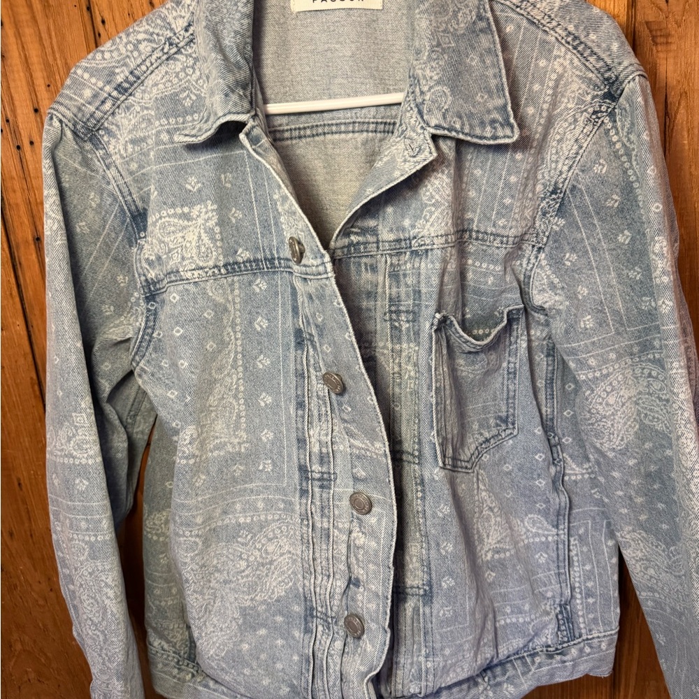 PacSun Men’s Light Wash Paisley Print Denim Jacket Size L - Picture 16 of 16